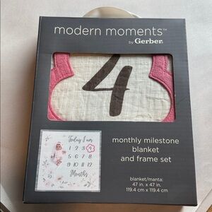 NWT Modern Moments by Gerber 4 months monthly milestone blanket and frame set